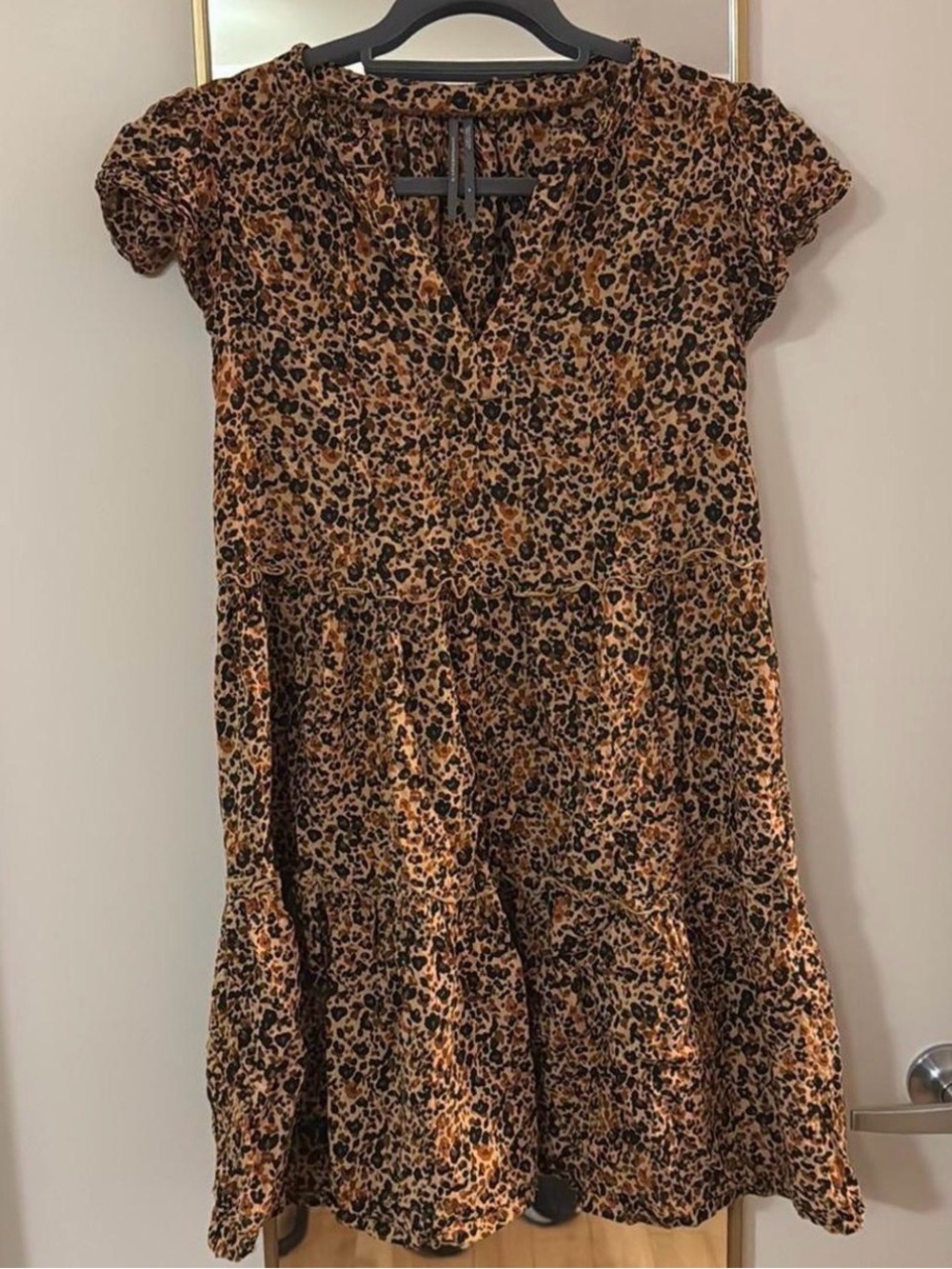 LIKE NEW Anthropologie Leopard Print Tiered Mini Dress: Size MEDIUM